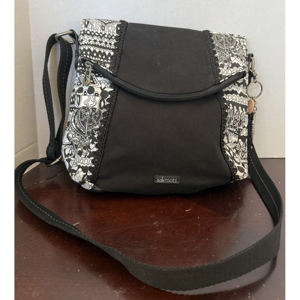 Sakroots Artist Circle #106496 Crossbody Keychain W/Elephant B&W OW Canvas NWT
